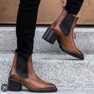 Vince Camuto Chelsea Boot. Size 8.5